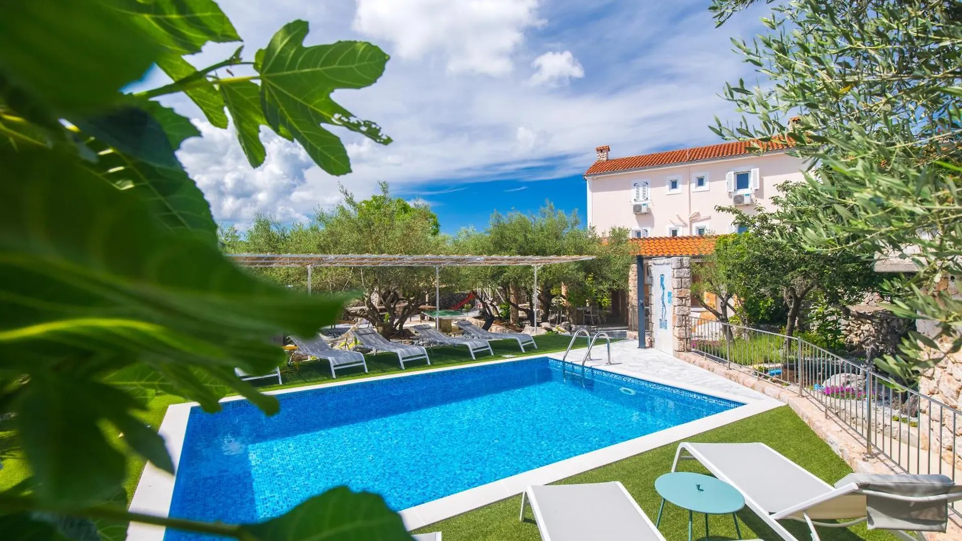 Villa Ljuba VI Županje